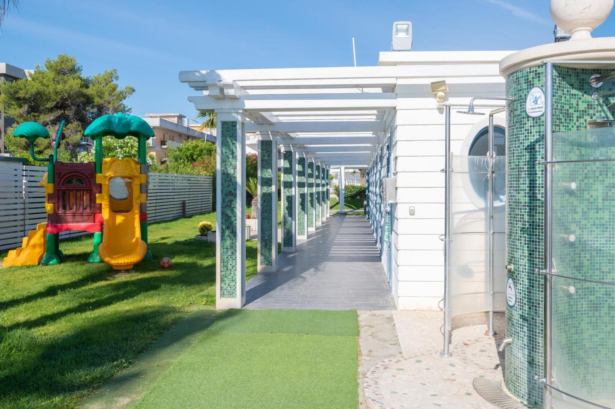 Hotel Baltic Alba Adriatica Luaran gambar